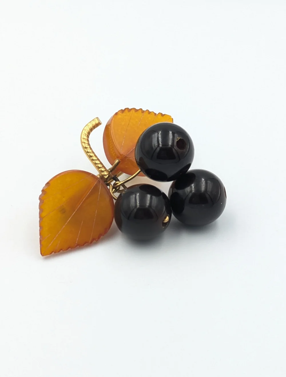 Vintage Baltic Amber Cherry Brooch - Gold Plated Brass Frame, USSR 1980s - Picture 8 of 9